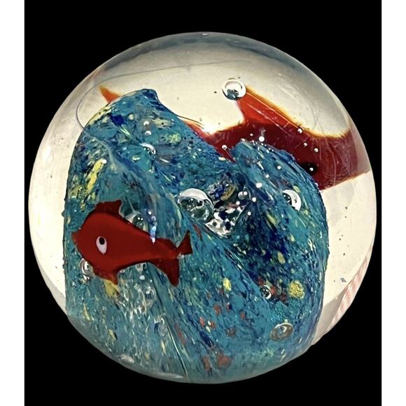 VTG Studio Art GLASS PAPERWEIGHT Ocean Coral Reef Red Coi Fish Waves 2.75" Blue - Picture 3 of 5